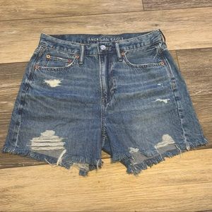 American Eagle Outfitters ‘90s Boyfriend short jean’ shorts size 4